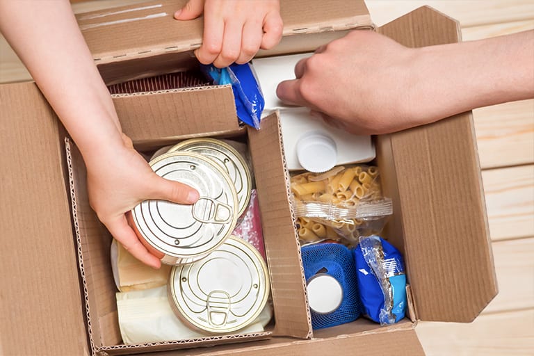 Packing food into box